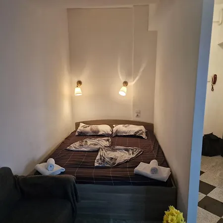 Gorgeous Ultracentral