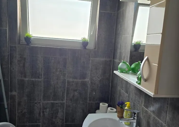 Gorgeous Ultracentral